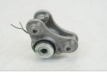 Baksidan på Bensintankfäste från en Yamaha XT 1200 A -2010 motorcykel.