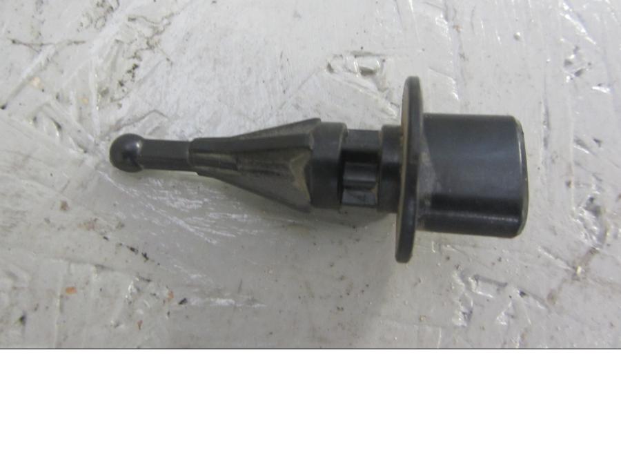 Baksidan på Luftsensor från en Suzuki LTA 750 XP E -2009 motorcykel.