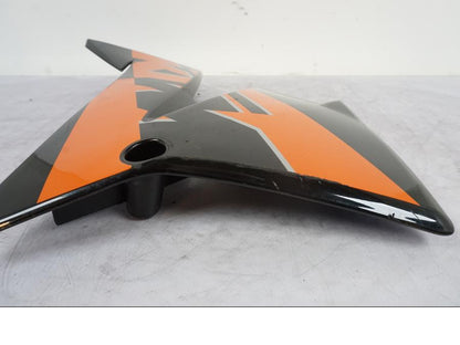 Snett uppifrån på Kylarvinge från en KTM 640 SM -2005 motorcykel.