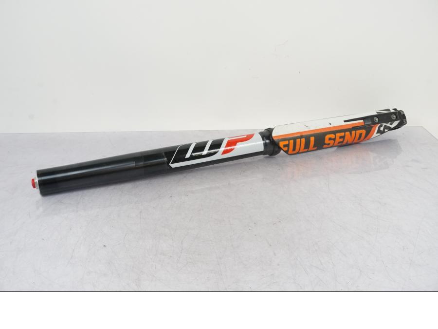 Framsidan på Gaffelben från en KTM 690 SMCR -2020 motorcykel.