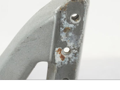 Vänster sida på Fotpinne från en Triumph Tiger Explorer -2013 motorcykel.