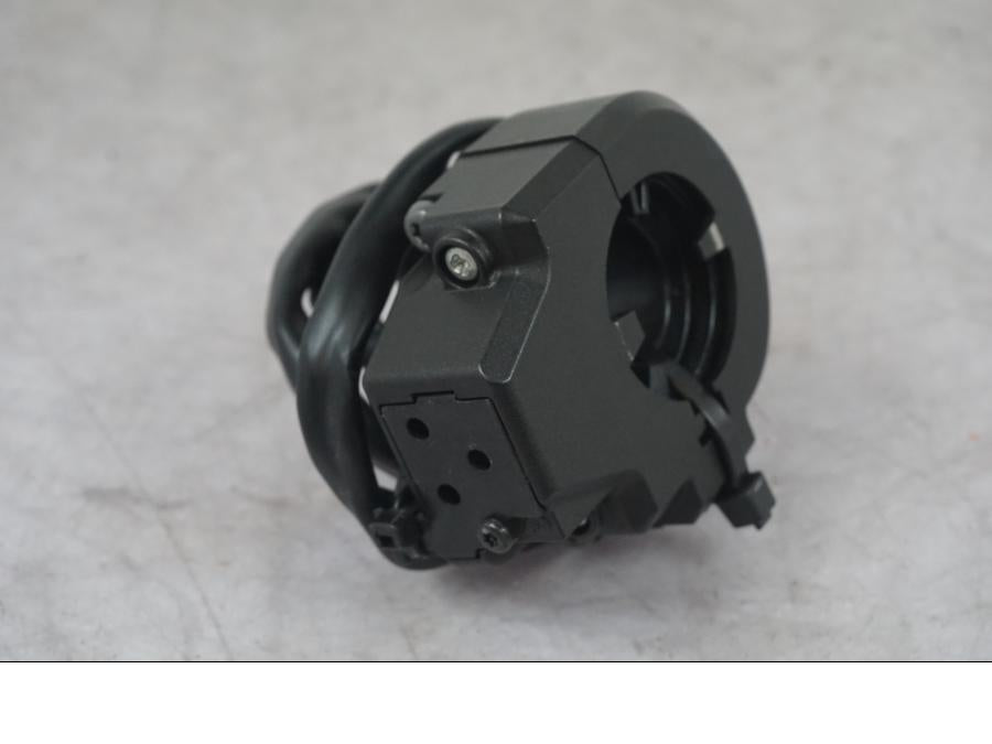 Framsidan på Gasklo från en KTM 1290 Super Adventure S -2022 motorcykel.