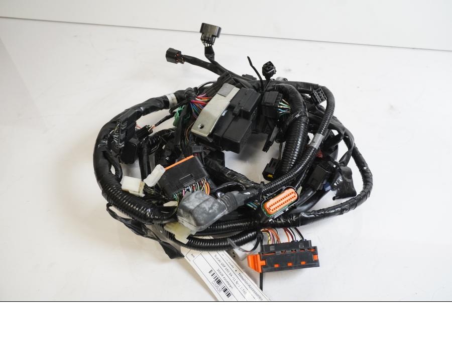 Framsidan på Kabelstam från en Suzuki GSF 650 -2011 motorcykel.