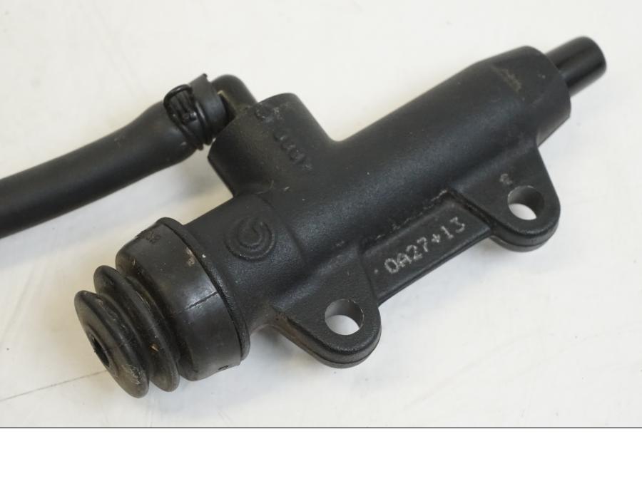 Snett uppifrån på Bromshuvudcylinder från en Husqvarna 701 Supermoto -2020 motorcykel.