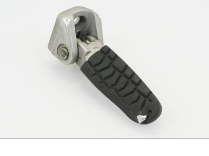 Framsidan på Fotpinne från en KTM 690 Duke -2012 motorcykel.