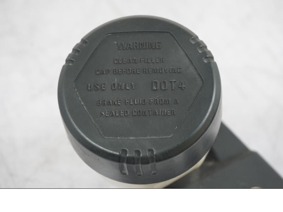 Extrabild2 på Bromshuvudcylinder från en BMW R 1200 GS -2005 motorcykel.