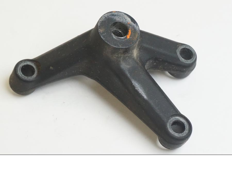 Framsidan på Motorfäste från en KTM 1190 Adventure -2015 motorcykel.