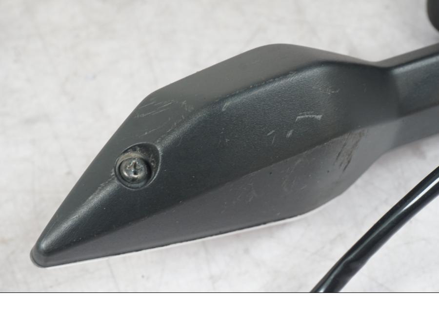 Snett uppifrån på Blinkers från en Kawasaki Z 900 -2018 motorcykel.