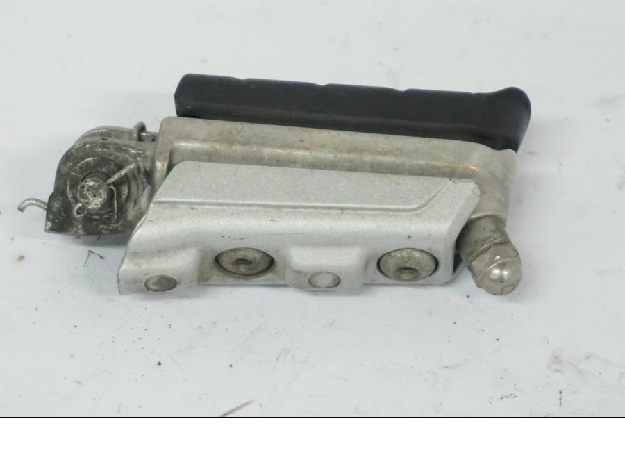 Vänster sida på Fotpinne från en Honda CB 500 X -2015 motorcykel.