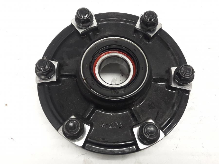 Framsidan på Drevfäste från en Yamaha XJR 1300 -2015 motorcykel.