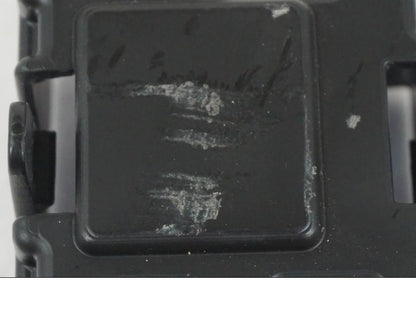 Höger sida på Sadellås från en KTM 1290 Super Duke R EVO -2023 motorcykel.