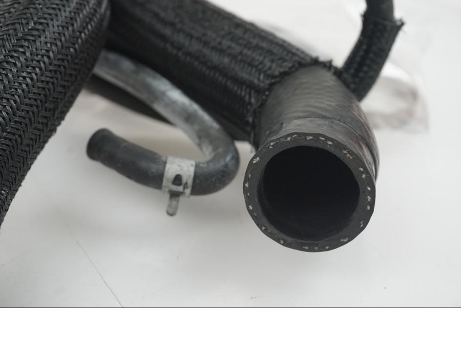 Vänster sida på Vattenkyl Slang Set från en Suzuki GSX-R 750 -2009 motorcykel.