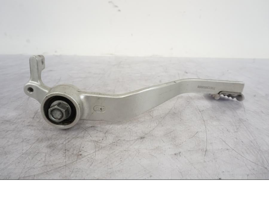 Vänster sida på Bromspedal från en KTM 690 Duke -2014 motorcykel.