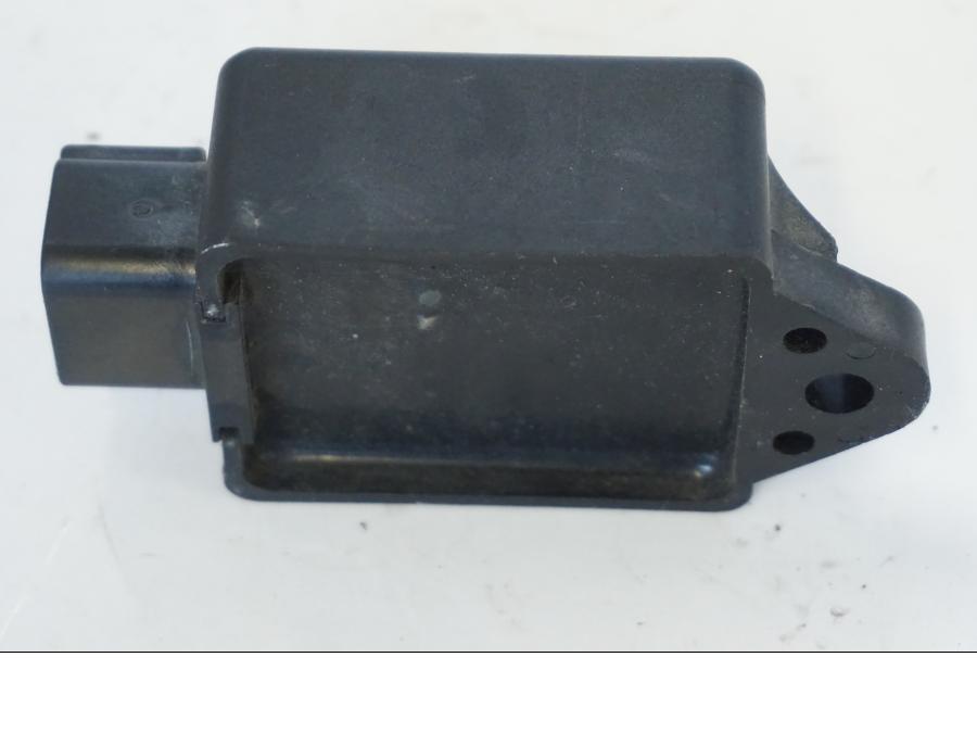 Vänster sida på Relä från en Kawasaki ZR-7 -2001 motorcykel.