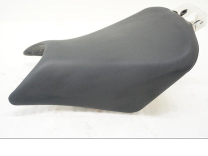 Baksidan på Sadel från en Honda CBR 500 R -2013 motorcykel.