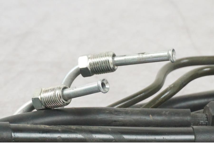 Extrabild3 på Bromsledning från en Yamaha MT-09 -2016 motorcykel.