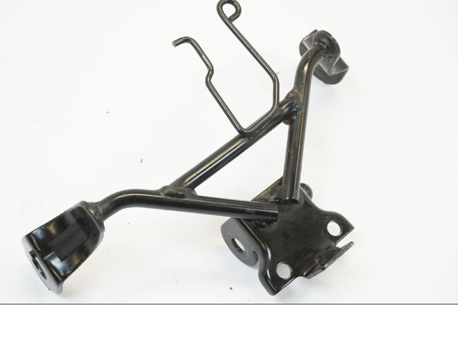 Vänster sida på Strålkastarfäste från en Yamaha XV 535 -1995 motorcykel.