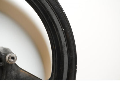 Vänster sida på Fälg från en Honda CBR 1000 F -1993 motorcykel.