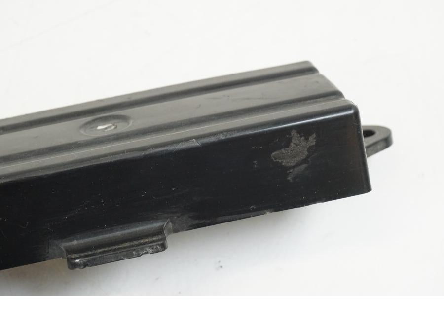 Baksidan på Plast från en Honda VFR 800 -2003 motorcykel.