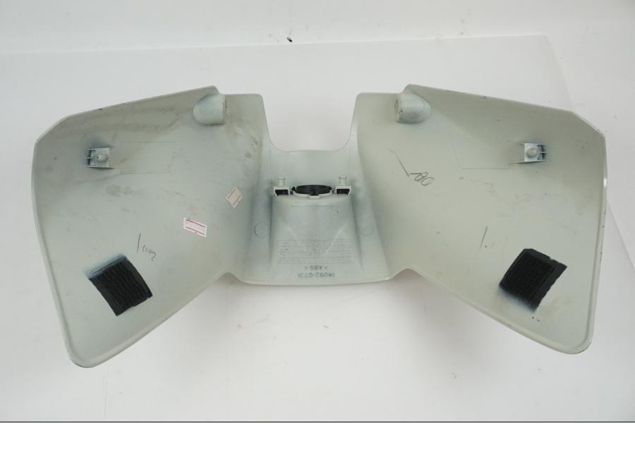 Snett uppifrån på Bensintankskåpa från en Kawasaki ER-6N -2016 motorcykel.