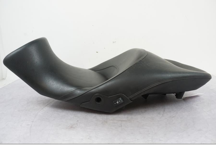 Baksidan på Sadel från en BMW K 1600 GTL -2015 motorcykel.