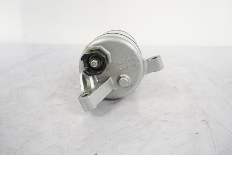 Höger sida på Startmotor från en Honda VFR 1200 -2010 motorcykel.