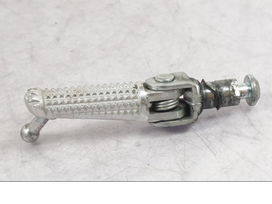 Framsidan på Fotpinne från en Yamaha MT-09 -2016 motorcykel.