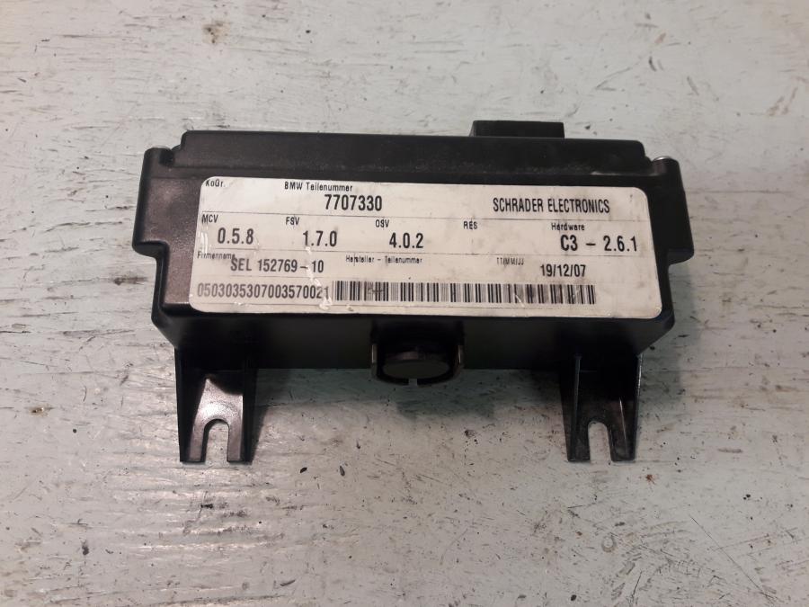 Framsidan på RDC Styrenhet från en BMW K 1200 S -2008 motorcykel.