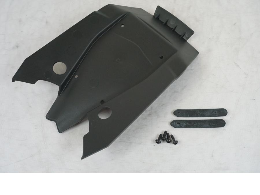 Framsidan på Stänkskydd från en KTM 1290 Super Duke GT -2022 motorcykel.