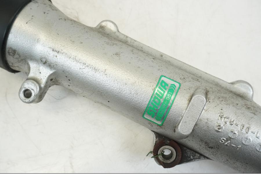 Vänster sida på Gaffelben från en Honda VFR 800 -2003 motorcykel.