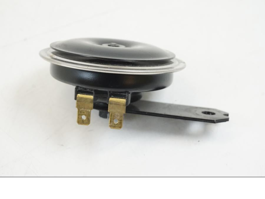 Baksidan på Signalhorn / Tuta från en Yamaha YZF R7 -2022 motorcykel.