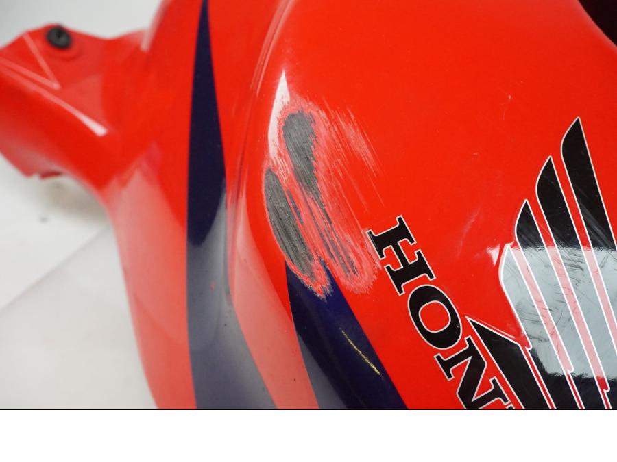 Höger sida på Bensintankskåpa från en Honda CBR 1000 -2005 motorcykel.