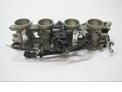 Höger sida på Spjällhus från en Kawasaki Z 900 -2019 motorcykel.