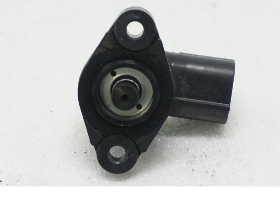 Baksidan på TPS från en Yamaha YZF-R 125 -2008 motorcykel.