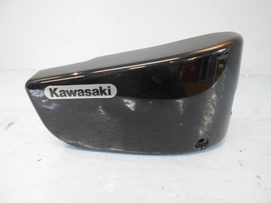 Framsidan på Sidopanel från en Kawasaki VN 1500 Classic Tourer -2002 motorcykel.