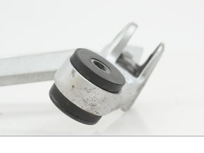 Vänster sida på Fotpinnefäste från en Suzuki GSX-R 1000 -2007 motorcykel.