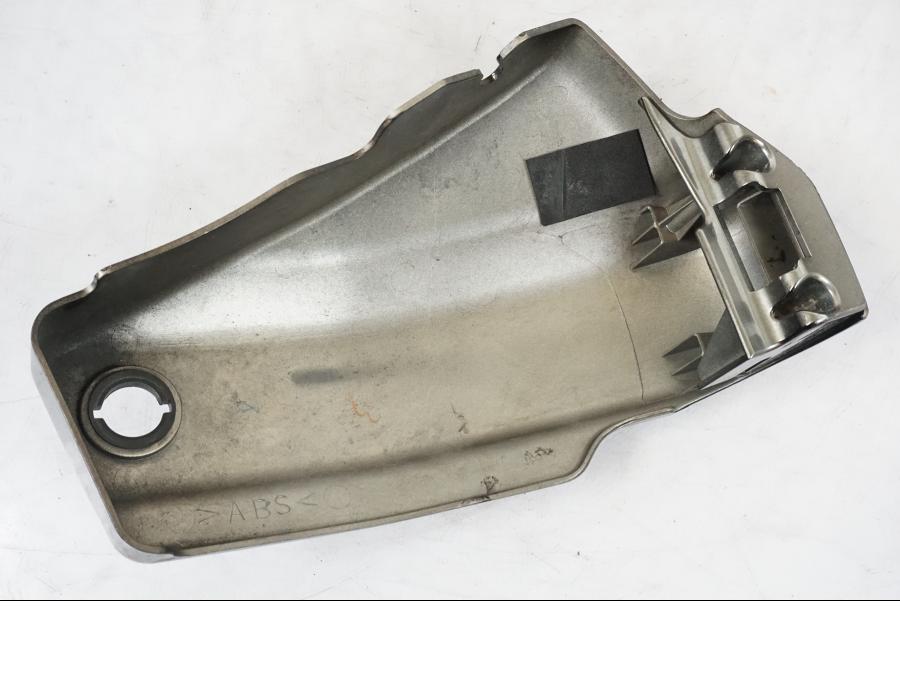 Vänster sida på Sidopanel från en Yamaha XVS 1100 -2004 motorcykel.