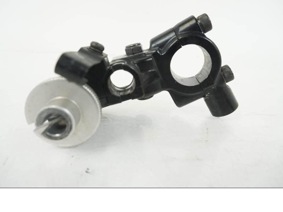 Vänster sida på Kopplingsklo från en Triumph Speed Triple -2009 motorcykel.