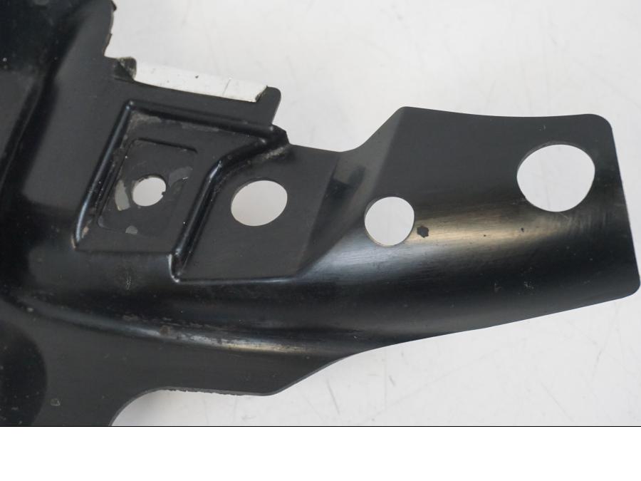 Baksidan på Värmeskydd från en Yamaha YZF 1000 R1 -2007 motorcykel.