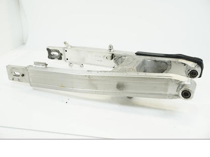 Höger sida på Sving från en Honda XRV 750 -2001 motorcykel.