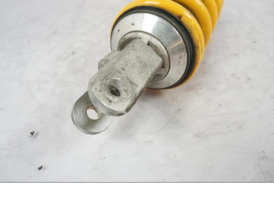 Snett uppifrån på Stötdämpare från en Suzuki GSX-R 1000 -2005 motorcykel.