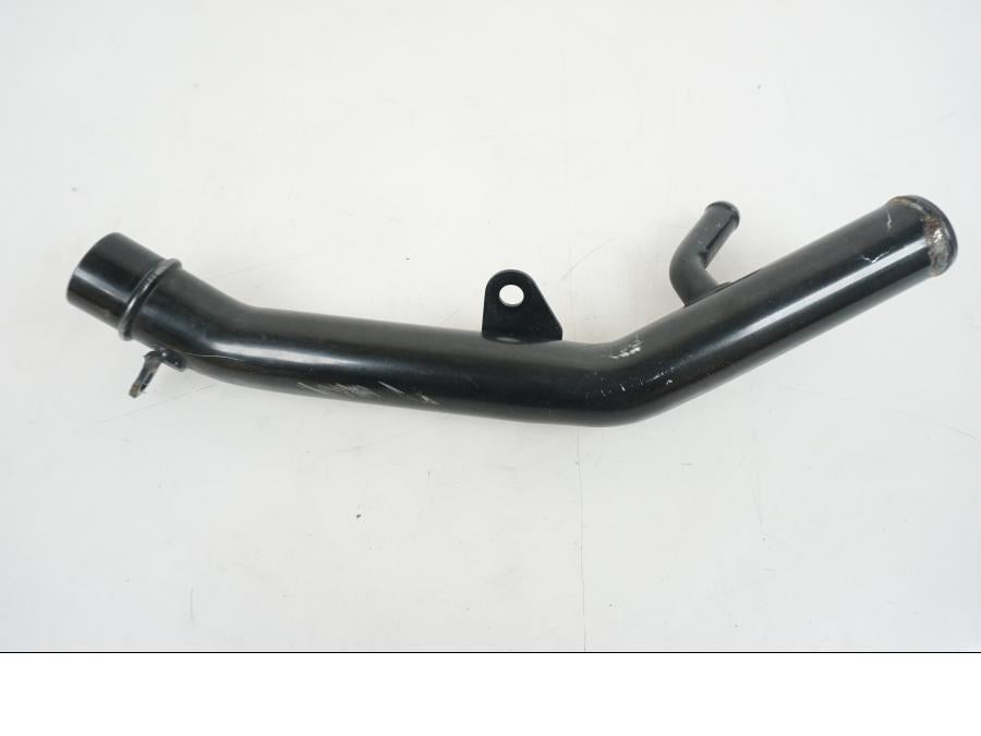 Höger sida på Vattenrör från en Yamaha MT-07 -2014 motorcykel.