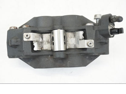 Snett uppifrån på Bromsok från en BMW K 1200 LT -2004 motorcykel.