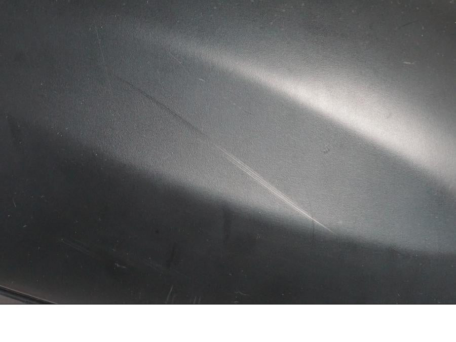 Snett nerifrån på Topbox från en BMW F 800 R -2018 motorcykel.