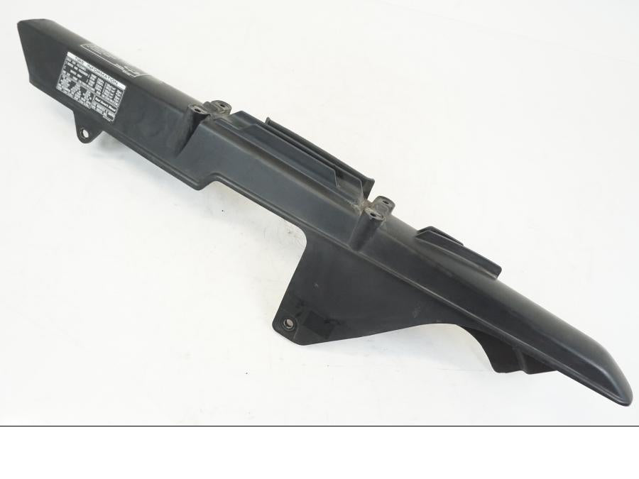 Framsidan på Kedjeskydd från en Honda VFR 800 -2003 motorcykel.