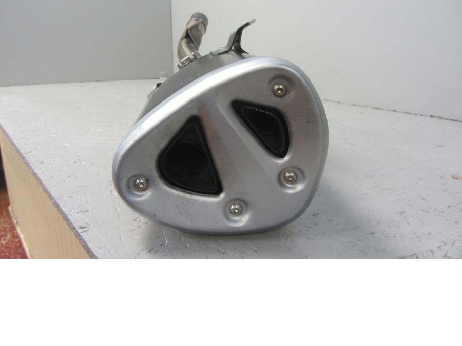 Vänster sida på Ljuddämpare från en Kawasaki Z 750 -2011 motorcykel.
