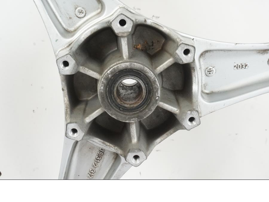 Extrabild3 på Fälg från en BMW K 1100 LT -1999 motorcykel.