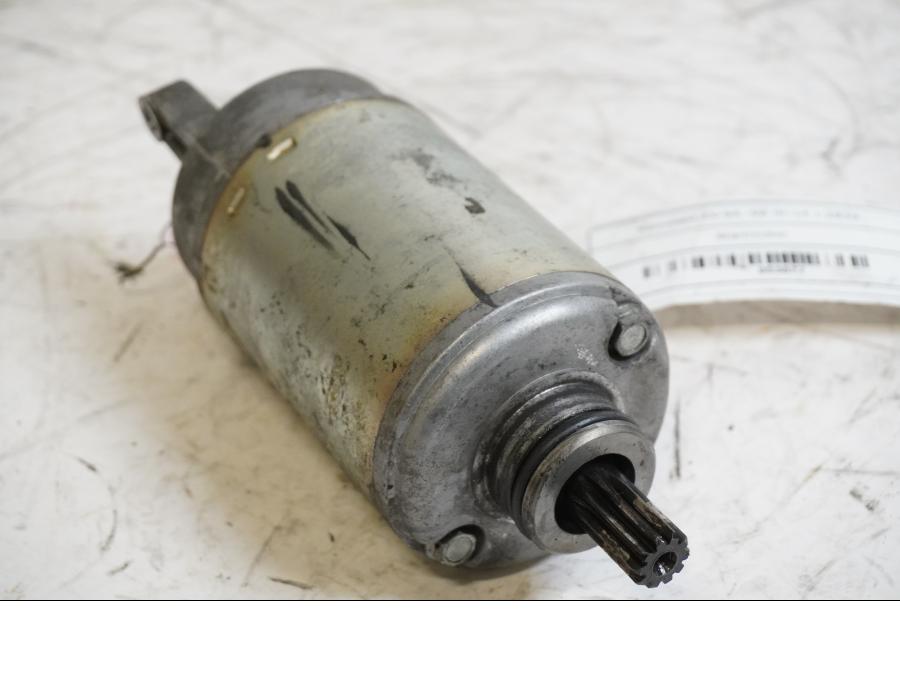 Framsidan på Startmotor från en Kawasaki ZX-9R -1998 motorcykel.