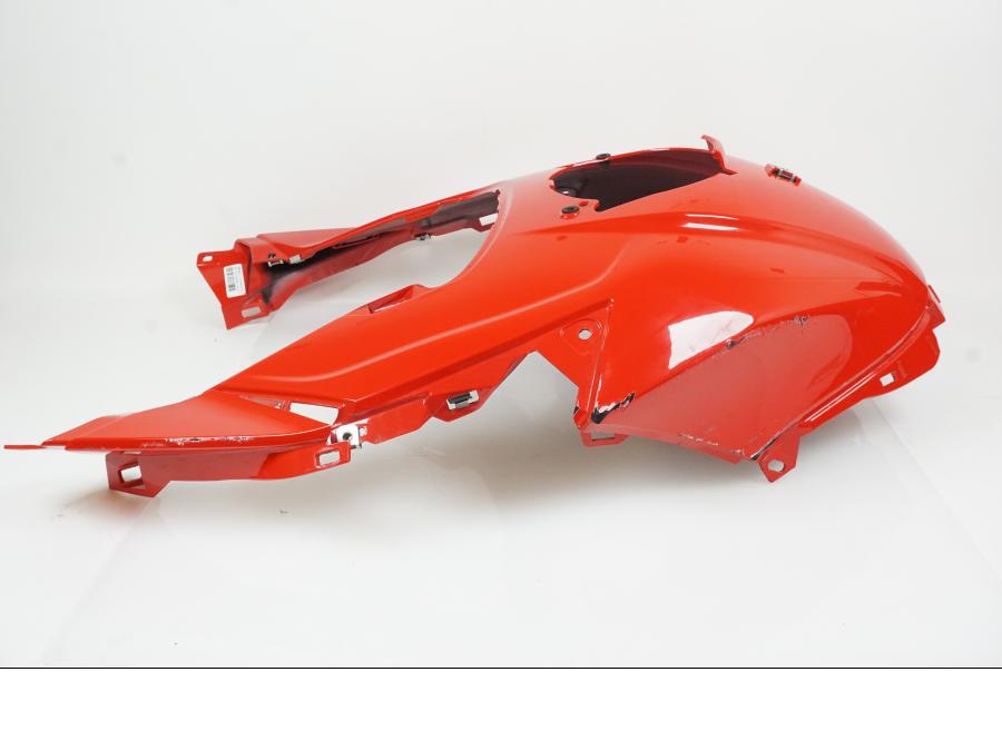 Vänster sida på Bensintankskåpa från en BMW S 1000 XR -2019 motorcykel.