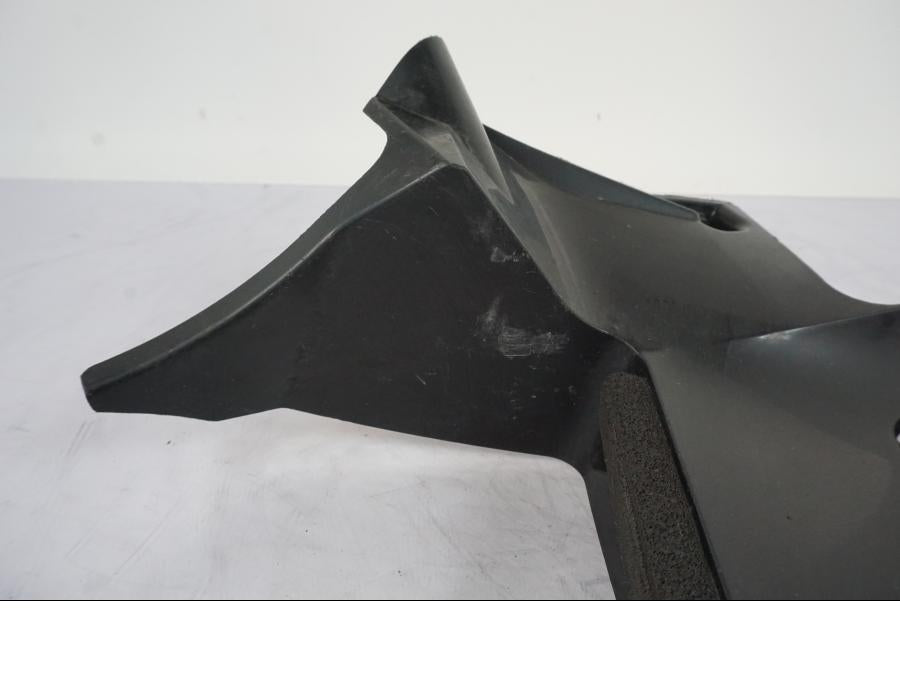 Snett uppifrån på Innerskärm från en Honda CBR 900 RR -2003 motorcykel.